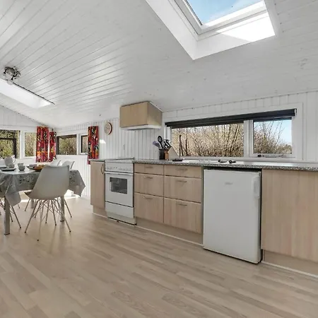 3 Bedroom Cozy In *