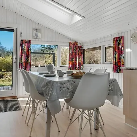 3 Bedroom Cozy In Nyaraló Fjerritslev